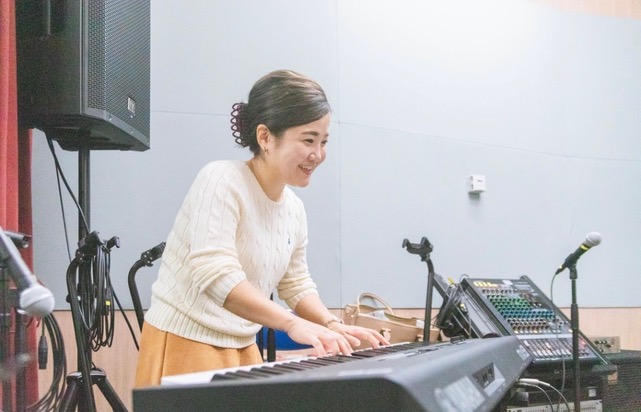 有馬里実グレイ